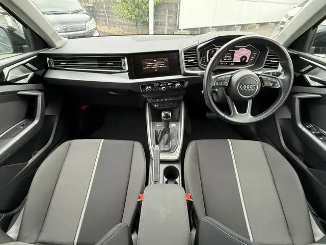 アウディ Ａ１ SB 35TFSI アドバンスド 静岡県 2020(令2)年 2.6万km ブリリアントブラック アシスタンスパッケージ/ナビゲーションパッケージ/コンビニエンスパッケージ/リアカメラ/Bluetooth/LEDヘッドライト/シートヒーター/ヴァーチャルコックピット/プッシュスタート/ETC2．0/前後PDC/アダプティブドライブアシスト/レーン逸脱警告