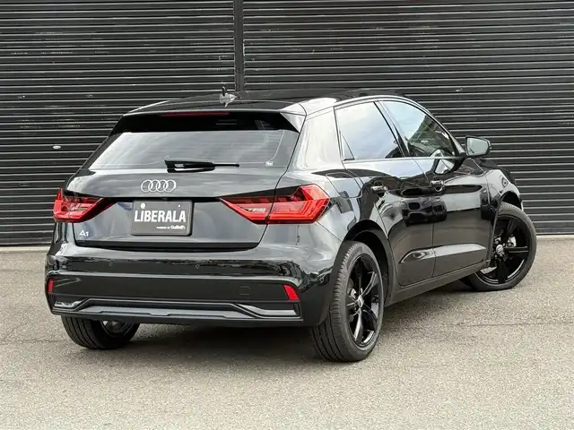 アウディ Ａ１ SB 35TFSI アドバンスド 静岡県 2020(令2)年 2.6万km ブリリアントブラック アシスタンスパッケージ/ナビゲーションパッケージ/コンビニエンスパッケージ/リアカメラ/Bluetooth/LEDヘッドライト/シートヒーター/ヴァーチャルコックピット/プッシュスタート/ETC2．0/前後PDC/アダプティブドライブアシスト/レーン逸脱警告