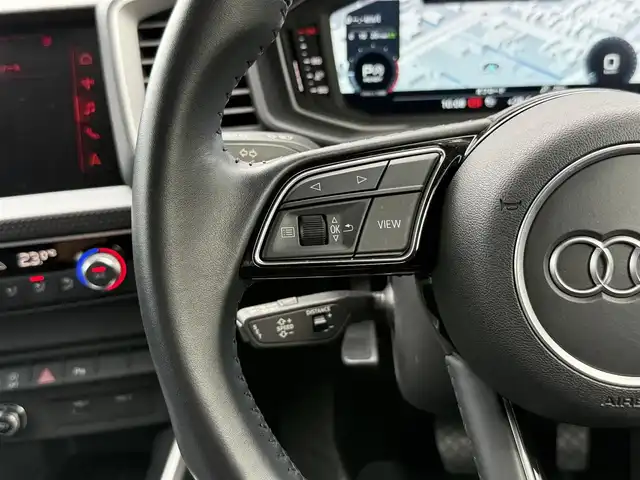 アウディ Ａ１ SB 35TFSI アドバンスド 静岡県 2020(令2)年 2.6万km ブリリアントブラック アシスタンスパッケージ/ナビゲーションパッケージ/コンビニエンスパッケージ/リアカメラ/Bluetooth/LEDヘッドライト/シートヒーター/ヴァーチャルコックピット/プッシュスタート/ETC2．0/前後PDC/アダプティブドライブアシスト/レーン逸脱警告