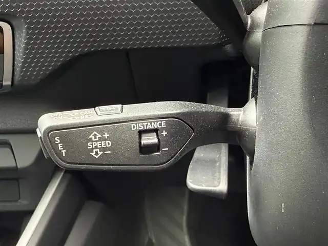 アウディ Ａ１ SB 35TFSI アドバンスド 静岡県 2020(令2)年 2.6万km ブリリアントブラック アシスタンスパッケージ/ナビゲーションパッケージ/コンビニエンスパッケージ/リアカメラ/Bluetooth/LEDヘッドライト/シートヒーター/ヴァーチャルコックピット/プッシュスタート/ETC2．0/前後PDC/アダプティブドライブアシスト/レーン逸脱警告