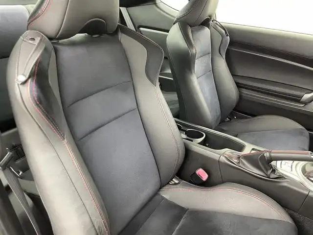 スバル ＢＲＺ S 群馬県 2012(平24)年 7.5万km サテンホワイトパール アルカンターラ/本革シート/前席シートヒーター/＝＝＝＝＝/純正DOPパナソニックHDDナビ（CN-H510WD)/・CD/DVD/MSV(HDD)/SD/Bluetooth/フルセグTV/・バックカメラ/＝＝＝＝/ハーフレザーシート　シートヒーター　純正パナソニックナビ　バックカメラ　パドルシフト　ＥＴＣ　スマートキー　プッシュスタート　ＨＩＤヘッドライト　純正アルミホイール付スタッドレスタイヤ車載　禁煙車