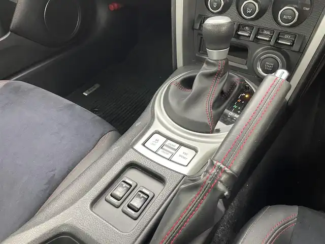 スバル ＢＲＺ S 群馬県 2012(平24)年 7.5万km サテンホワイトパール アルカンターラ/本革シート/前席シートヒーター/＝＝＝＝＝/純正DOPパナソニックHDDナビ（CN-H510WD)/・CD/DVD/MSV(HDD)/SD/Bluetooth/フルセグTV/・バックカメラ/＝＝＝＝/ハーフレザーシート　シートヒーター　純正パナソニックナビ　バックカメラ　パドルシフト　ＥＴＣ　スマートキー　プッシュスタート　ＨＩＤヘッドライト　純正アルミホイール付スタッドレスタイヤ車載　禁煙車