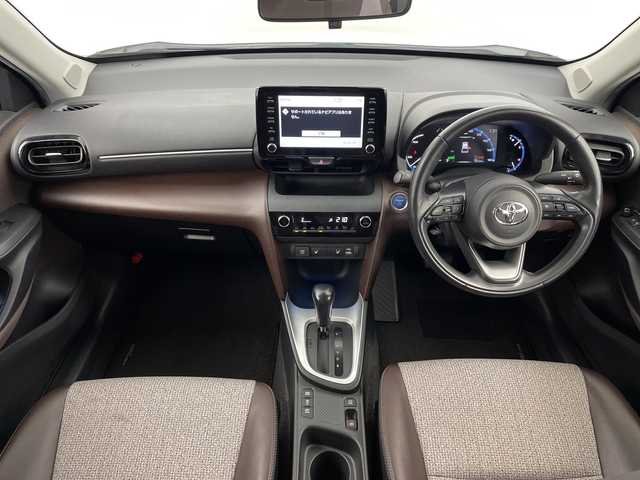 トヨタ ヤリスクロス ハイブリッド Z 鹿児島県 2021(令3)年 10.8万km ホワイトパールクリスタルシャイン 純正ディスプレイオーディオ/プリクラッシュセーフティ/レーンキープアシスト/レーダークルーズコントロール/パワーバックドア/オートライト/オートマチックハイビーム/ハーフレザーシート/シートヒーター/ステアリングヒーター/電動パーキングブレーキ/オートホールド/コーナーセンサー/スマートキー/プッシュスタート