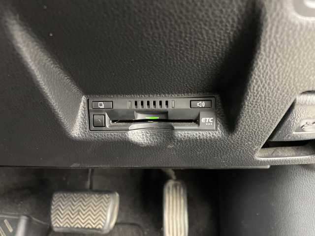 トヨタ ヤリスクロス ハイブリッド Z 鹿児島県 2021(令3)年 10.8万km ホワイトパールクリスタルシャイン 純正ディスプレイオーディオ/プリクラッシュセーフティ/レーンキープアシスト/レーダークルーズコントロール/パワーバックドア/オートライト/オートマチックハイビーム/ハーフレザーシート/シートヒーター/ステアリングヒーター/電動パーキングブレーキ/オートホールド/コーナーセンサー/スマートキー/プッシュスタート