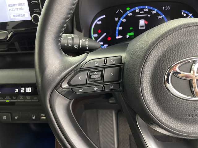 トヨタ ヤリスクロス ハイブリッド Z 鹿児島県 2021(令3)年 10.8万km ホワイトパールクリスタルシャイン 純正ディスプレイオーディオ/プリクラッシュセーフティ/レーンキープアシスト/レーダークルーズコントロール/パワーバックドア/オートライト/オートマチックハイビーム/ハーフレザーシート/シートヒーター/ステアリングヒーター/電動パーキングブレーキ/オートホールド/コーナーセンサー/スマートキー/プッシュスタート