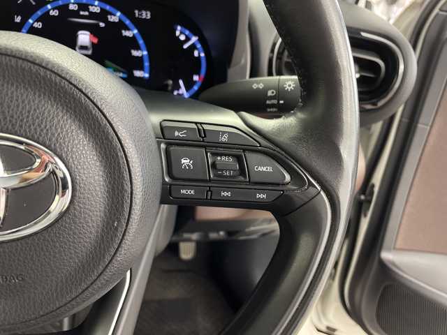 トヨタ ヤリスクロス ハイブリッド Z 鹿児島県 2021(令3)年 10.8万km ホワイトパールクリスタルシャイン 純正ディスプレイオーディオ/プリクラッシュセーフティ/レーンキープアシスト/レーダークルーズコントロール/パワーバックドア/オートライト/オートマチックハイビーム/ハーフレザーシート/シートヒーター/ステアリングヒーター/電動パーキングブレーキ/オートホールド/コーナーセンサー/スマートキー/プッシュスタート