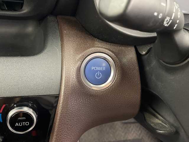 トヨタ ヤリスクロス ハイブリッド Z 鹿児島県 2021(令3)年 10.8万km ホワイトパールクリスタルシャイン 純正ディスプレイオーディオ/プリクラッシュセーフティ/レーンキープアシスト/レーダークルーズコントロール/パワーバックドア/オートライト/オートマチックハイビーム/ハーフレザーシート/シートヒーター/ステアリングヒーター/電動パーキングブレーキ/オートホールド/コーナーセンサー/スマートキー/プッシュスタート