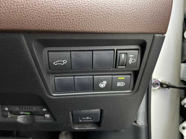 トヨタ ヤリスクロス ハイブリッド Z 鹿児島県 2021(令3)年 10.8万km ホワイトパールクリスタルシャイン 純正ディスプレイオーディオ/プリクラッシュセーフティ/レーンキープアシスト/レーダークルーズコントロール/パワーバックドア/オートライト/オートマチックハイビーム/ハーフレザーシート/シートヒーター/ステアリングヒーター/電動パーキングブレーキ/オートホールド/コーナーセンサー/スマートキー/プッシュスタート