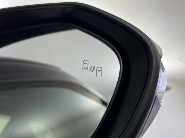 トヨタ ヤリスクロス ハイブリッド Z 鹿児島県 2021(令3)年 10.8万km ホワイトパールクリスタルシャイン 純正ディスプレイオーディオ/プリクラッシュセーフティ/レーンキープアシスト/レーダークルーズコントロール/パワーバックドア/オートライト/オートマチックハイビーム/ハーフレザーシート/シートヒーター/ステアリングヒーター/電動パーキングブレーキ/オートホールド/コーナーセンサー/スマートキー/プッシュスタート