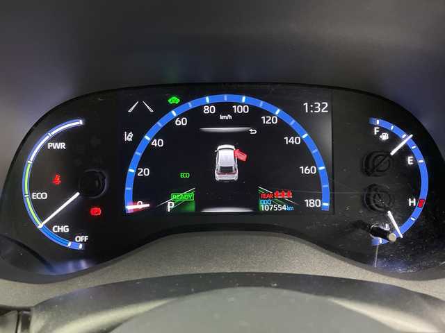 トヨタ ヤリスクロス ハイブリッド Z 鹿児島県 2021(令3)年 10.8万km ホワイトパールクリスタルシャイン 純正ディスプレイオーディオ/プリクラッシュセーフティ/レーンキープアシスト/レーダークルーズコントロール/パワーバックドア/オートライト/オートマチックハイビーム/ハーフレザーシート/シートヒーター/ステアリングヒーター/電動パーキングブレーキ/オートホールド/コーナーセンサー/スマートキー/プッシュスタート