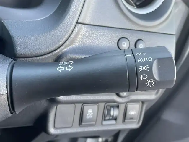 日産 ノート e－パワー B 香川県 2020(令2)年 1.8万km ブリリアントシルバー 登録時走行距離17326km/アラウンドビューモニター/インテリジェントルームミラー/エマージェンシーブレーキ/クリアランスソナー/レーンキープアシスト/カロッツェリア製オーディオ【DEH-380】/ETC/オートライト/ヘッドライトレベライザー/オートエアコン/スマートキー/スペアキー/プッシュスタート/純正14インチホイールキャップ/フロアマット/純正ドアバイザー/トノカバー/ウィンカー付電動格納ミラー/ISOFIX/バニティミラー