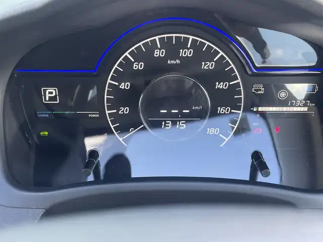 日産 ノート e－パワー B 香川県 2020(令2)年 1.8万km ブリリアントシルバー 登録時走行距離17326km/アラウンドビューモニター/インテリジェントルームミラー/エマージェンシーブレーキ/クリアランスソナー/レーンキープアシスト/カロッツェリア製オーディオ【DEH-380】/ETC/オートライト/ヘッドライトレベライザー/オートエアコン/スマートキー/スペアキー/プッシュスタート/純正14インチホイールキャップ/フロアマット/純正ドアバイザー/トノカバー/ウィンカー付電動格納ミラー/ISOFIX/バニティミラー