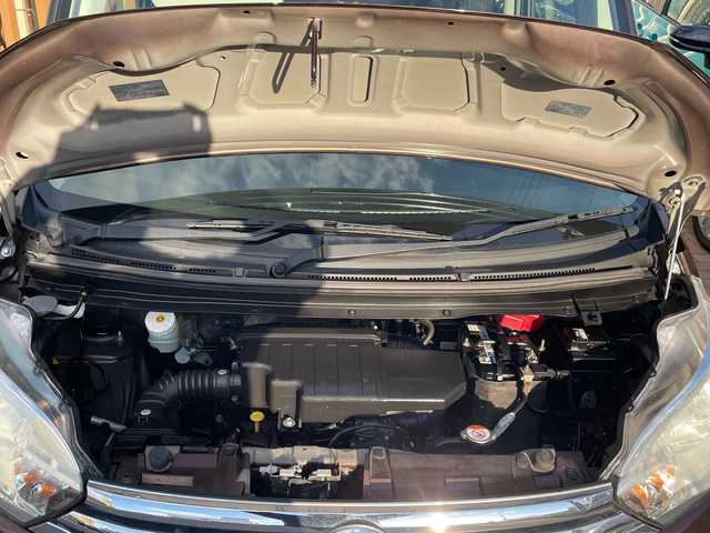 日産 デイズ ルークス X Vセレクション 沖縄県 2016(平28)年 9.5万km シルキーホワイトP/モカブラウンP 純正ナビ　/CD/DVD/BT/フルセグ/バックカメラ　/両側パワースライドドア　/ＨＩＤヘッドライト　/純正アルミホイール　/ステアリングスイッチ　/アイドリングストップ/電動格納ミラー/サーキュレーター/サンシェード　/スマートキー