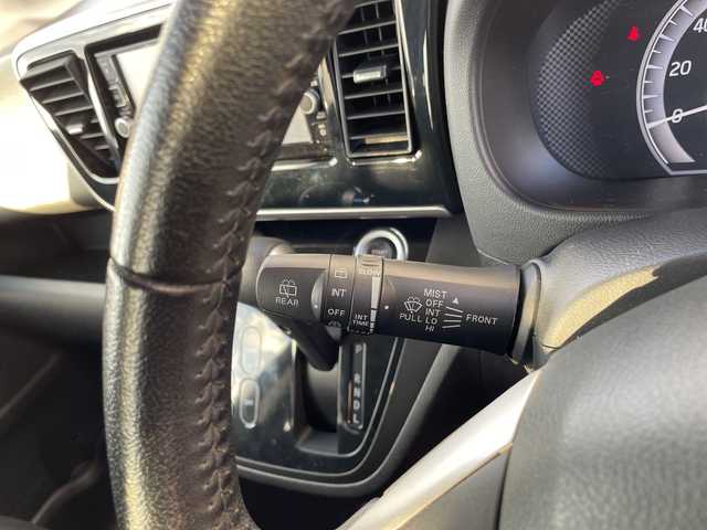 日産 デイズ ルークス X Vセレクション 沖縄県 2016(平28)年 9.5万km シルキーホワイトP/モカブラウンP 純正ナビ　/CD/DVD/BT/フルセグ/バックカメラ　/両側パワースライドドア　/ＨＩＤヘッドライト　/純正アルミホイール　/ステアリングスイッチ　/アイドリングストップ/電動格納ミラー/サーキュレーター/サンシェード　/スマートキー