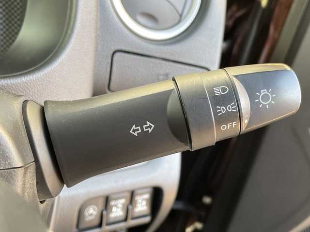 日産 デイズ ルークス X Vセレクション 沖縄県 2016(平28)年 9.5万km シルキーホワイトP/モカブラウンP 純正ナビ　/CD/DVD/BT/フルセグ/バックカメラ　/両側パワースライドドア　/ＨＩＤヘッドライト　/純正アルミホイール　/ステアリングスイッチ　/アイドリングストップ/電動格納ミラー/サーキュレーター/サンシェード　/スマートキー