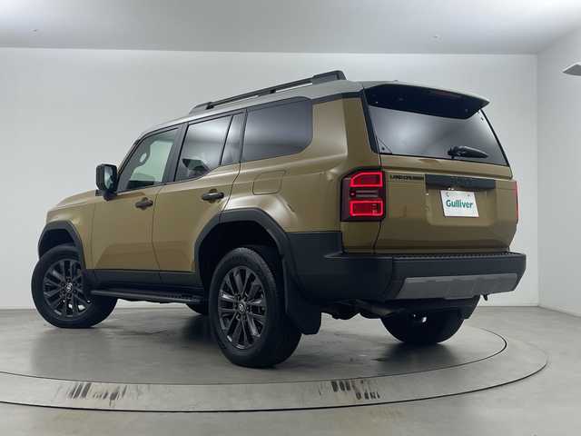 トヨタ ランドクルーザー ２５０ ZX 埼玉県 2025(令7)年 1万km ブラウンM/バーニッシュライトベージュM サンルーフ　/ＪＢＬサウンド　/純正１２．３インチディスプレイオーディオ　/パノラミックビューモニター　/BSM/デジタルインナーミラー　/純正前後ドライブレコーダー　/置くだけ充電　/純正ビルトインＥＴＣ2.0/パワーバックドア/オートマティックハイビーム/衝突軽減システム/レーダークルーズコントロール/レーンキープアシスト/メモリ付きパワーシート/シートヒーター/エアシート/電動格納サードシート/純正アルミホイール/純正フロアマット/ルーフレール/ＬＥＤ３眼ライト　