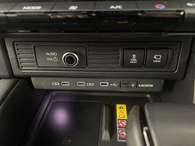 トヨタ ランドクルーザー ２５０ ZX 埼玉県 2025(令7)年 1万km ブラウンM/バーニッシュライトベージュM サンルーフ　/ＪＢＬサウンド　/純正１２．３インチディスプレイオーディオ　/パノラミックビューモニター　/BSM/デジタルインナーミラー　/純正前後ドライブレコーダー　/置くだけ充電　/純正ビルトインＥＴＣ2.0/パワーバックドア/オートマティックハイビーム/衝突軽減システム/レーダークルーズコントロール/レーンキープアシスト/メモリ付きパワーシート/シートヒーター/エアシート/電動格納サードシート/純正アルミホイール/純正フロアマット/ルーフレール/ＬＥＤ３眼ライト　