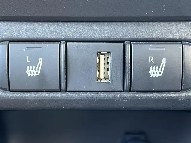 トヨタ ヤリス ハイブリッド Z 群馬県 2020(令2)年 6.8万km ブラック 純正８型メモリーナビ　/バックカメラ　/Ｍｉｒａｃａｓｔ　/純正１５インチモデリスタホイール　/前席シートヒーター　/ＢＳＭ　/ＡＨＢ　/純正フロアマット　/純正ビルトインＥＴＣ　/アダプティブクルーズコントロール/Bluetooth/パワーステアリング/LEDヘッドライト/スマートキー/電動格納ミラー