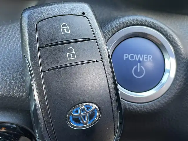 トヨタ ヤリス ハイブリッド Z 群馬県 2020(令2)年 6.8万km ブラック 純正８型メモリーナビ　/バックカメラ　/Ｍｉｒａｃａｓｔ　/純正１５インチモデリスタホイール　/前席シートヒーター　/ＢＳＭ　/ＡＨＢ　/純正フロアマット　/純正ビルトインＥＴＣ　/アダプティブクルーズコントロール/Bluetooth/パワーステアリング/LEDヘッドライト/スマートキー/電動格納ミラー