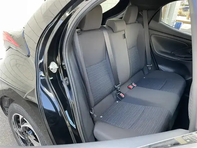 トヨタ ヤリス ハイブリッド Z 群馬県 2020(令2)年 6.8万km ブラック 純正８型メモリーナビ　/バックカメラ　/Ｍｉｒａｃａｓｔ　/純正１５インチモデリスタホイール　/前席シートヒーター　/ＢＳＭ　/ＡＨＢ　/純正フロアマット　/純正ビルトインＥＴＣ　/アダプティブクルーズコントロール/Bluetooth/パワーステアリング/LEDヘッドライト/スマートキー/電動格納ミラー