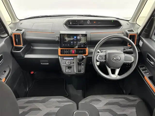 ダイハツ タント ファンクロスターボ 福岡県 2023(令5)年 1.4万km シャイニングホワイトパール 純正ディスプレイオーディオ　/全方位カメラ　/両側パワースライドドア　/衝突軽減システム　/コーナーセンサー　/横滑り防止　/レーンキープ　/アイドリングストップ　/シートヒーター　/純正１５インチＡＷ　/ＬＥＤライト