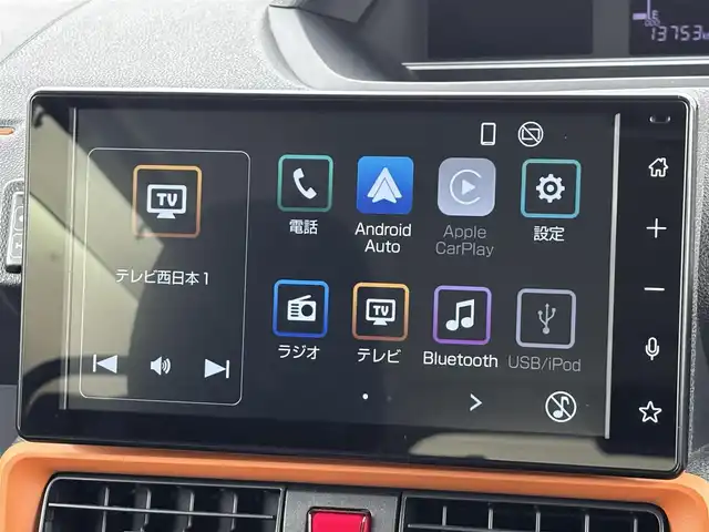 ダイハツ タント ファンクロスターボ 福岡県 2023(令5)年 1.4万km シャイニングホワイトパール 純正ディスプレイオーディオ　/全方位カメラ　/両側パワースライドドア　/衝突軽減システム　/コーナーセンサー　/横滑り防止　/レーンキープ　/アイドリングストップ　/シートヒーター　/純正１５インチＡＷ　/ＬＥＤライト