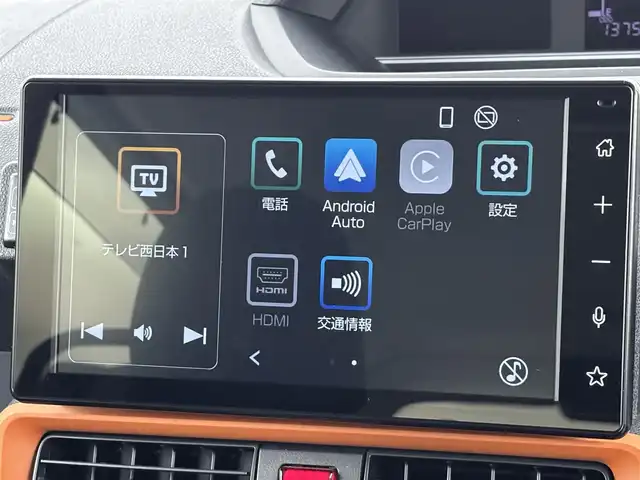 ダイハツ タント ファンクロスターボ 福岡県 2023(令5)年 1.4万km シャイニングホワイトパール 純正ディスプレイオーディオ　/全方位カメラ　/両側パワースライドドア　/衝突軽減システム　/コーナーセンサー　/横滑り防止　/レーンキープ　/アイドリングストップ　/シートヒーター　/純正１５インチＡＷ　/ＬＥＤライト