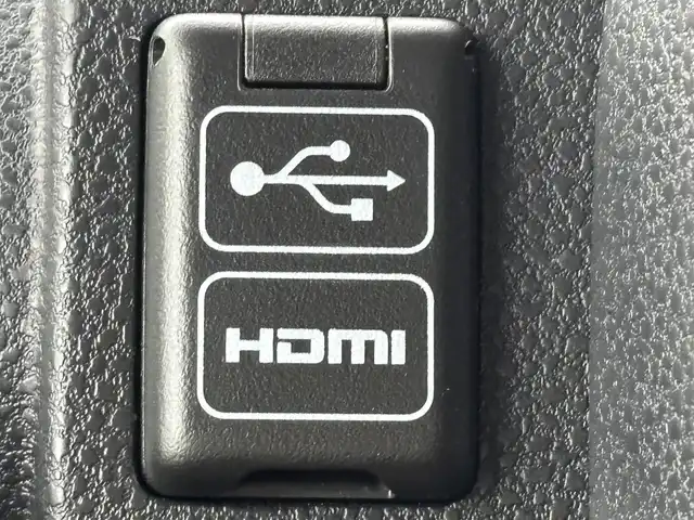 ダイハツ タント ファンクロスターボ 福岡県 2023(令5)年 1.4万km シャイニングホワイトパール 純正ディスプレイオーディオ　/全方位カメラ　/両側パワースライドドア　/衝突軽減システム　/コーナーセンサー　/横滑り防止　/レーンキープ　/アイドリングストップ　/シートヒーター　/純正１５インチＡＷ　/ＬＥＤライト