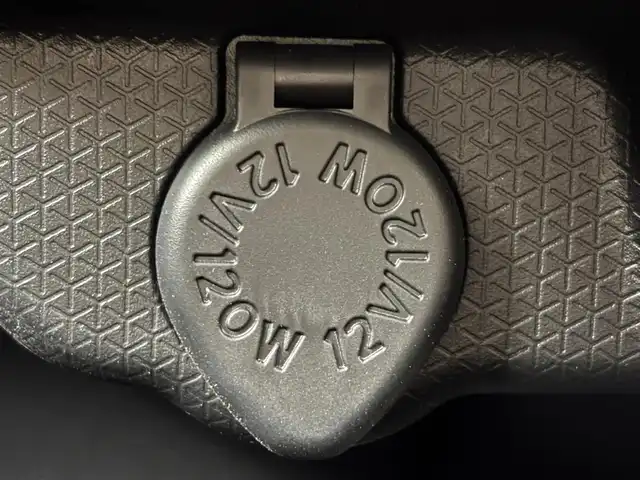 ダイハツ タント ファンクロスターボ 福岡県 2023(令5)年 1.4万km シャイニングホワイトパール 純正ディスプレイオーディオ　/全方位カメラ　/両側パワースライドドア　/衝突軽減システム　/コーナーセンサー　/横滑り防止　/レーンキープ　/アイドリングストップ　/シートヒーター　/純正１５インチＡＷ　/ＬＥＤライト