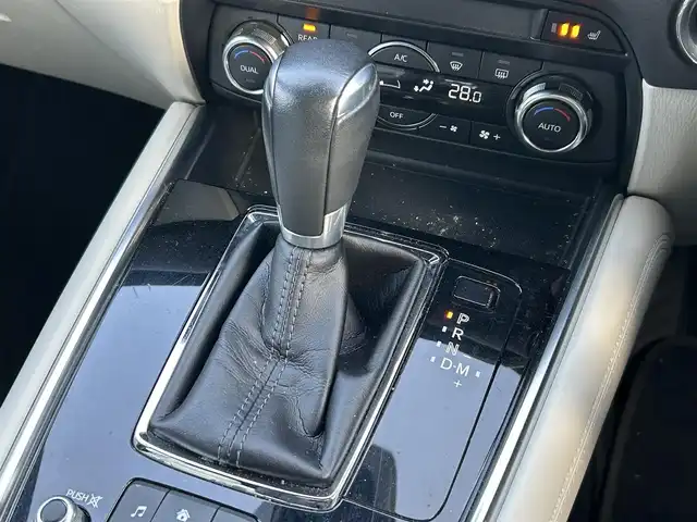 マツダ ＣＸ－８ XD Lパッケージ 栃木県 2018(平30)年 11.4万km マシーングレープレミアムM SBS/SCBS/車間認知支援システム/BSMシステム/レーンキープアシストシステム/交通標識認識機能/ドライバーアテンションアラート/純正SDナビ/・フルセグTV/・CD/DVD/BT/・USB/AUX/SD/・FM.AM/バックカメラ/サイドカメラ/パワーバックドア/マツダレーダークルーズコントロール/パーキングセンサー/シートヒーター（前席/Sシート）/ステアリングヒーター/革巻きステアリング/ステアリングスイッチ/社外ウーファー/白レザーシート/D/N席パワーシート/電子パーキングブレーキ/オートホールド/スマートキー/プッシュスタート/LEDヘッドライト/フォグランプ（F/R)/オートライト/オートハイビーム/社外17インチAW/純正フロアマット/横滑り防止システム/電動格納ウィンカーミラー