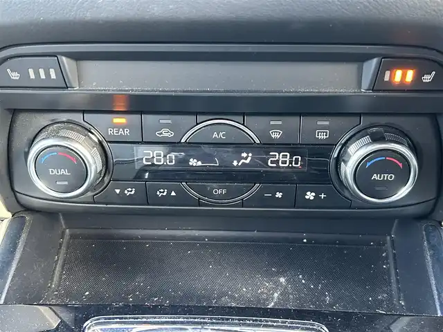 マツダ ＣＸ－８ XD Lパッケージ 栃木県 2018(平30)年 11.4万km マシーングレープレミアムM SBS/SCBS/車間認知支援システム/BSMシステム/レーンキープアシストシステム/交通標識認識機能/ドライバーアテンションアラート/純正SDナビ/・フルセグTV/・CD/DVD/BT/・USB/AUX/SD/・FM.AM/バックカメラ/サイドカメラ/パワーバックドア/マツダレーダークルーズコントロール/パーキングセンサー/シートヒーター（前席/Sシート）/ステアリングヒーター/革巻きステアリング/ステアリングスイッチ/社外ウーファー/白レザーシート/D/N席パワーシート/電子パーキングブレーキ/オートホールド/スマートキー/プッシュスタート/LEDヘッドライト/フォグランプ（F/R)/オートライト/オートハイビーム/社外17インチAW/純正フロアマット/横滑り防止システム/電動格納ウィンカーミラー