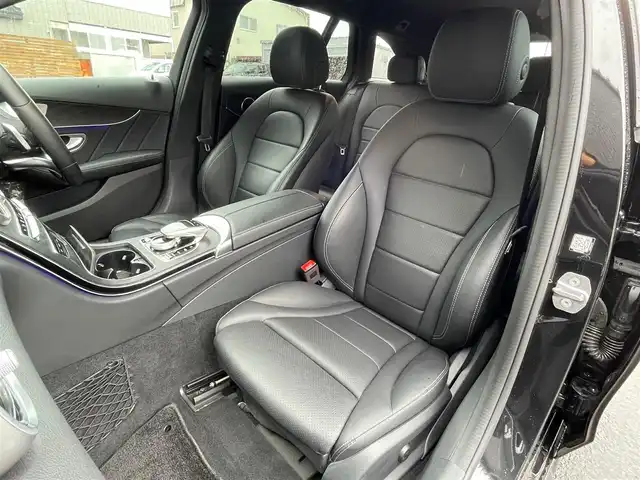メルセデス・ベンツ Ｃ２００ 4マチック SW AVG AMGライン 青森県 2019(平31)年 2.2万km オブシディアンブラック 4WD/AMGライン/　・AMGスタイリングパッケージ/　・AIRBODYCONTROLサスペンション/　・レザーARTICOシート/　・スポーツシート/　・18インチAMGアルミホイール/メタリックペイント/レーダーセーフティパッケージ/純正HDDナビ/フルセグTV/(SD/USB/Bluetooth)/バックカメラ/アダプティブクルーズコントロール/パークトロニック/黒革シート/シートヒーター/メモリー機能付パワーシート/ステアリングアシスト/ステアリングスイッチ/パドルシフト/アクティブパーキングアシスト/マルチビームLEDヘッドライト/アダプティブハイビームアシストプラス/ブラインドスポット/レーンアシスト/パワーテールゲート/全方位ドライブレコーダー/プッシュスタート/スマートキーX2/取扱説明書/保証書
