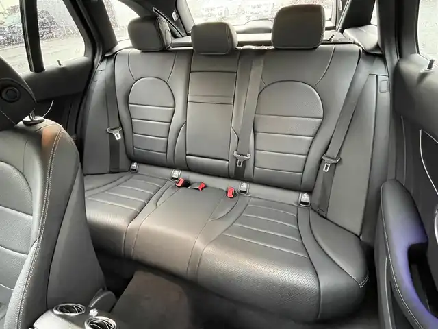 メルセデス・ベンツ Ｃ２００ 4マチック SW AVG AMGライン 青森県 2019(平31)年 2.2万km オブシディアンブラック 4WD/AMGライン/　・AMGスタイリングパッケージ/　・AIRBODYCONTROLサスペンション/　・レザーARTICOシート/　・スポーツシート/　・18インチAMGアルミホイール/メタリックペイント/レーダーセーフティパッケージ/純正HDDナビ/フルセグTV/(SD/USB/Bluetooth)/バックカメラ/アダプティブクルーズコントロール/パークトロニック/黒革シート/シートヒーター/メモリー機能付パワーシート/ステアリングアシスト/ステアリングスイッチ/パドルシフト/アクティブパーキングアシスト/マルチビームLEDヘッドライト/アダプティブハイビームアシストプラス/ブラインドスポット/レーンアシスト/パワーテールゲート/全方位ドライブレコーダー/プッシュスタート/スマートキーX2/取扱説明書/保証書