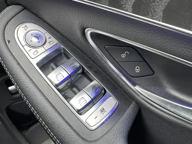 メルセデス・ベンツ Ｃ２００ 4マチック SW AVG AMGライン 青森県 2019(平31)年 2.2万km オブシディアンブラック 4WD/AMGライン/　・AMGスタイリングパッケージ/　・AIRBODYCONTROLサスペンション/　・レザーARTICOシート/　・スポーツシート/　・18インチAMGアルミホイール/メタリックペイント/レーダーセーフティパッケージ/純正HDDナビ/フルセグTV/(SD/USB/Bluetooth)/バックカメラ/アダプティブクルーズコントロール/パークトロニック/黒革シート/シートヒーター/メモリー機能付パワーシート/ステアリングアシスト/ステアリングスイッチ/パドルシフト/アクティブパーキングアシスト/マルチビームLEDヘッドライト/アダプティブハイビームアシストプラス/ブラインドスポット/レーンアシスト/パワーテールゲート/全方位ドライブレコーダー/プッシュスタート/スマートキーX2/取扱説明書/保証書