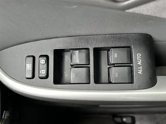 トヨタ プリウス S 新潟県 2010(平22)年 18.8万km シルバーM ETC/クルーズコントロール/ドライブレコーダー/メモリナビ/フルセグテレビ/ウィンカーミラー/プッシュスタート/電動格納ミラー