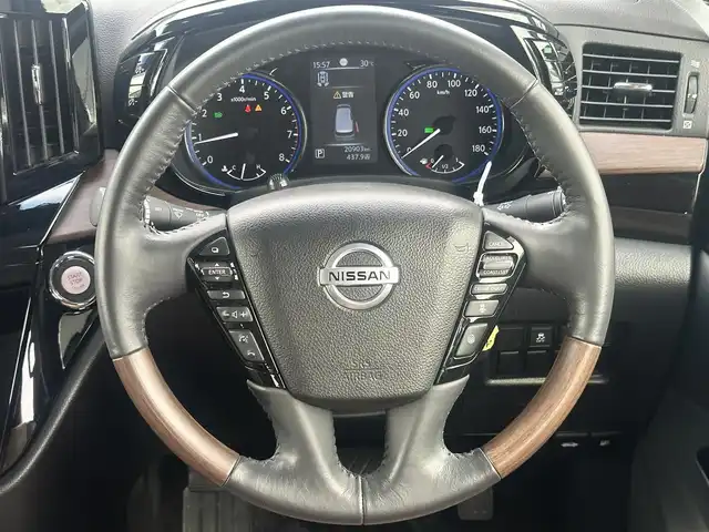 日産 エルグランド 250HWS S アーバンクロム 愛知県 2020(令2)年 2.1万km ピュアホワイトパール 7人乗り/純正10インチディーラーオプションナビ/アラウンドビューモニター/デジタルインナーミラー/ドライブレコーダー（前後）/ビルトインETC/ステアリングスイッチ/日産オリジナルナビゲーション取付パッケージ/　　・USBポート×3/　　・GPSアンテナ/　　・TVアンテナ/　　・TVアンテナ用ハーネス/アルパイン10インチ後席フリップダウンモニター/両側パワースライドドア/パワーバックドア/純正フロアマット/純正エアロパーツ/　　・ルーフスポイラー/　　・バックドアガーニッシュ/純正LEDヘッドライト/フォグランプ/取扱説明書/保証書/スマートキー/スペアキー