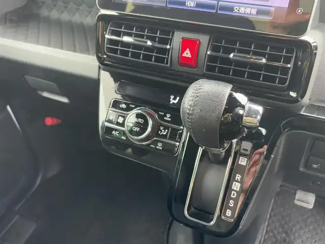 ダイハツ タント カスタム RS 徳島県 2019(令1)年 1.6万km シャイニングホワイトパール 純正9インチSDナビ　NSZN-Y69DS/TV/Bluetooth/AM/FM/DISC/iPod/SD/両側パワースライドドア/シートヒーター/ビルトインETC/バックカメラ/クリアランスソナー/ドライブレコーダー/フォグライト/クルーズコントロール/アイドリングストップ/ドアバイザー/純正フロアマット/純正15インチアルミホイール/オートライト/レーンキープアシスト/LEDヘッドライト/新車時保証書/取扱説明書