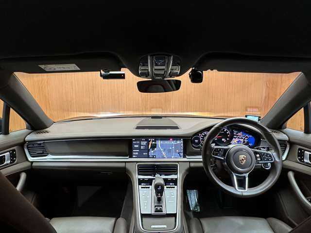 ポルシェ パナメーラ 千葉県 2018(平30)年 5.9万km ヴァルカノグレーメタリック ＡＣＣ　/茶革　/ナビ　/Ｂｌｕｅｔｏｏｔｈ接続　/サラウンドビューカメラ　/ナイトビューアシスト　/パークアシスト　/シートヒーター　/オートマチックテールゲート　/格納式リヤスポイラー　/ＥＴＣ　/ＬＥＤヘッドライト