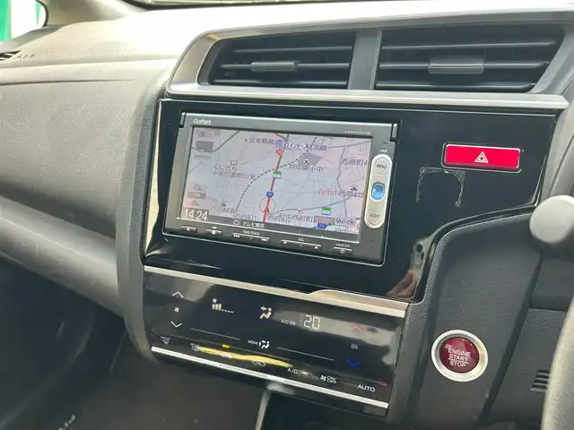 ホンダ フィット 13G Fパッケージ 東京都 2015(平27)年 10.3万km プレミアムホワイトパール 外部検査済み/純正SDナビ（VXM-155VSi）/・Bluetoothオーディオ/TV/DVD/バックカメラ/アイドリングストップ/スマートキー/プッシュスタート/ビルトインETC