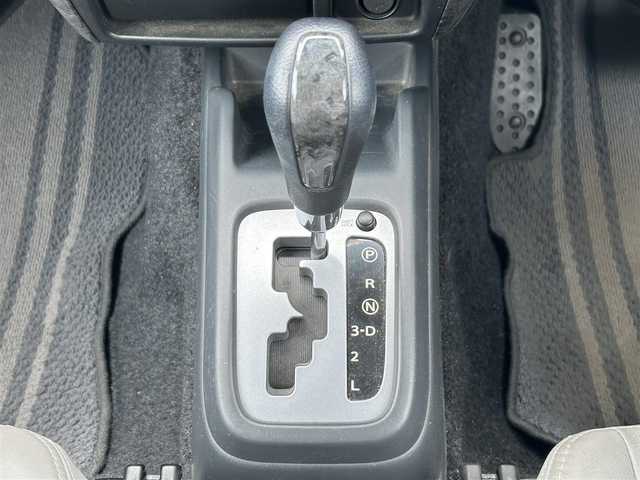 スズキ ジムニー シエラ ランドベンチャー 静岡県 2008(平20)年 3.9万km 白 ユーザー買取車両/ETC/背面タイヤ/ルーフレール/シートヒーター/純性15インチAW/リモコンキー/スペアキー×1/レザーシート/純性フロアマット/4WD/ウィンカーミラー