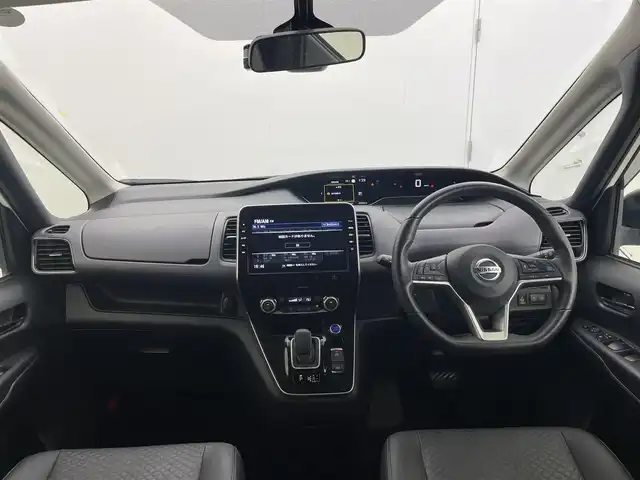 日産 セレナ e－パワー ハイウェイスター V 茨城県 2021(令3)年 5万km ブリリアントホワイトパール 2トーン 純正10型ナビ/フルセグ/社外フリップダウンモニター/プロパイロット/衝突被害軽減ブレーキ/車線逸脱抑制装置/オートマチックハイビーム/クリアランスソナー/BSM/両側電動スライドドア/ETC/ドラレコ/防水シート/純正15インチAW/LEDヘッドライト/スマートキー