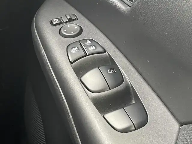 日産 セレナ e－パワー ハイウェイスター V 茨城県 2021(令3)年 5万km ブリリアントホワイトパール 2トーン 純正10型ナビ/フルセグ/社外フリップダウンモニター/プロパイロット/衝突被害軽減ブレーキ/車線逸脱抑制装置/オートマチックハイビーム/クリアランスソナー/BSM/両側電動スライドドア/ETC/ドラレコ/防水シート/純正15インチAW/LEDヘッドライト/スマートキー
