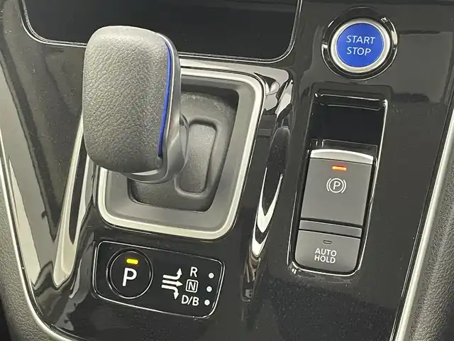 日産 セレナ e－パワー ハイウェイスター V 茨城県 2021(令3)年 5万km ブリリアントホワイトパール 2トーン 純正10型ナビ/フルセグ/社外フリップダウンモニター/プロパイロット/衝突被害軽減ブレーキ/車線逸脱抑制装置/オートマチックハイビーム/クリアランスソナー/BSM/両側電動スライドドア/ETC/ドラレコ/防水シート/純正15インチAW/LEDヘッドライト/スマートキー