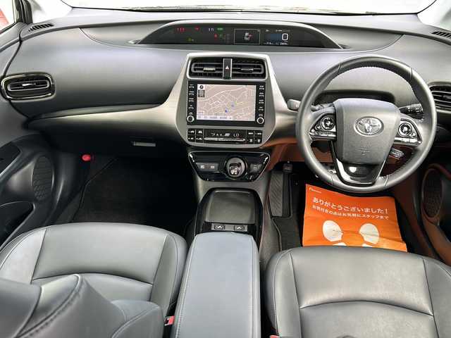 トヨタ プリウス S ツーリングセレ ブラックED 福岡県 2022(令4)年 2.9万km プレシャスブラックパール メーカーオプションディスプレイオーディオ8インチ/(TV/AM/FM/BT)/バックカメラ/テレビキット/トヨタセーフティセンス/社外前後ドラレコ(DC-DR652)/ビルトインETC/D席＋N席シートヒーター/合皮レザーシート/専用LEDヘッド＆フォグランプ/専用LEDアクセサリーランプ/専用17インチアルミホイール/ブラック塗装センターピラーガーニッシュ