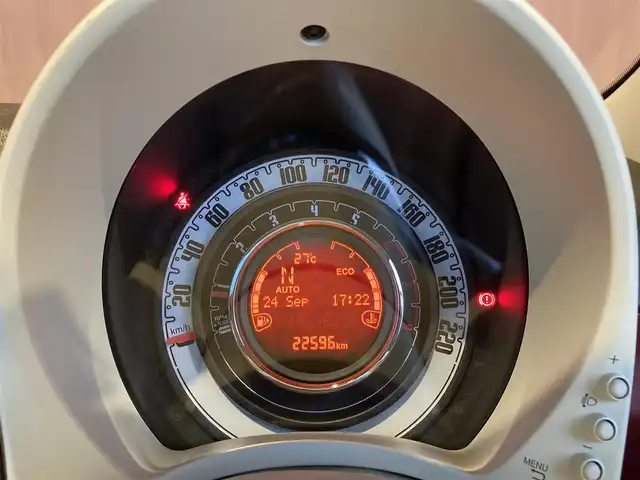 フィアット ５００ エレガンツァ 愛知県 2021(令3)年 2.3万km オペラボルドー 100台限定/純正ディスプレイオーディオ /Bluetooth /AppleCarPlay /AndroidAuto /BETSサウンドスピーカー /HIDヘッドライト /フルオートエアコン /クルーズコントロール /リアパーキングセンサー /ETC /純正15インチAW