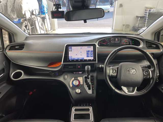 トヨタ シエンタ G クエロ 道央・札幌 2020(令2)年 8.1万km ブラックマイカ ・4WD/寒冷地仕様/・トヨタセーフティセンス/・レーダークルーズコントロール/・プリクラッシュセーフティ/・レーンキープアシスト/・純正SD9インチナビ/・DVD・CD・SD・BT・HDMI/・パノラミックビューモニター/・バックカメラ /・フルセグテレビ/・ワイパーデアイサー/・オートライト/オートハイビーム/・ステアリングヒーター/シートヒーター/・LEDヘッドライト/オートハイビーム/・ETC/前後ドライブレコーダー/・社外皮調シートカバー/・社外ロッドホルダー/・社外アームレストBOX