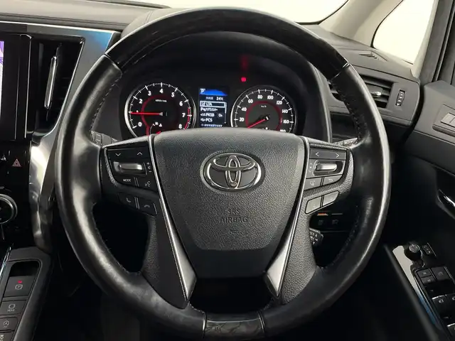 トヨタ アルファード S Cパッケージ 新潟県 2021(令3)年 4.9万km ホワイトパールクリスタルシャイン 4WD/フリップダウンモニター/純正ナビ/　　フルセグ/CD/DVD/BT/バックカメラ/両側パワースライドドア/パワーバックドア/レーダークルーズコントロール/3眼LED/オートマチックハイビーム/レザーシート/パワーシート/メモリーシート/シートヒーター/エアシート/オットマン/純正18インチアルミホイール/ステアリングスイッチ/ステアリングヒーター/スタッドレスタイヤ車載/スマートキー/ビルトインETC2.0