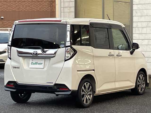 トヨタ タンク カスタムG－T 兵庫県 2016(平28)年 9.4万km パールホワイトⅢ 純正SDナビ【NSZT-W66T】/(AM/FM/Bluetooth/CD/DVD/フルセグTV】/バックカメラ/ビルトインETC/両側パワースライドドア/スマートアシストII/・衝突警報機能(対車両・対歩行者)/・衝突回避支援ブレーキ機能(対車両)/・誤発進抑制制御機能/・後方誤発進抑制制御機能/・先行車発進お知らせ機能/クルーズコントロール/コーナーセンサー/盗難防止装置/横滑り防止機能/電格ウィンカーミラー/プッシュスタート/純正フロアマット/純正１５インチアルミホイール/ステアリングスイッチ/フロントフォグランプ/アイドリングストップ/ISOFIX/USB充電ソケット×１/スペアキー×１/ドアバイザー/取扱説明書/保証書