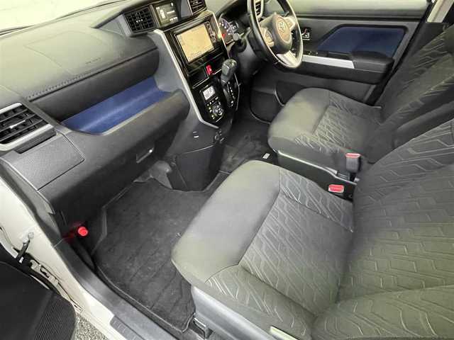 トヨタ タンク カスタムG－T 兵庫県 2016(平28)年 9.4万km パールホワイトⅢ 純正SDナビ【NSZT-W66T】/(AM/FM/Bluetooth/CD/DVD/フルセグTV】/バックカメラ/ビルトインETC/両側パワースライドドア/スマートアシストII/・衝突警報機能(対車両・対歩行者)/・衝突回避支援ブレーキ機能(対車両)/・誤発進抑制制御機能/・後方誤発進抑制制御機能/・先行車発進お知らせ機能/クルーズコントロール/コーナーセンサー/盗難防止装置/横滑り防止機能/電格ウィンカーミラー/プッシュスタート/純正フロアマット/純正１５インチアルミホイール/ステアリングスイッチ/フロントフォグランプ/アイドリングストップ/ISOFIX/USB充電ソケット×１/スペアキー×１/ドアバイザー/取扱説明書/保証書