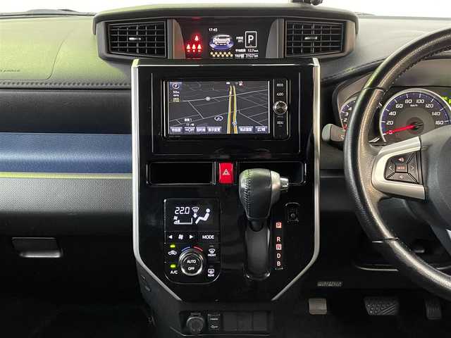 トヨタ タンク カスタムG－T 兵庫県 2016(平28)年 9.4万km パールホワイトⅢ 純正SDナビ【NSZT-W66T】/(AM/FM/Bluetooth/CD/DVD/フルセグTV】/バックカメラ/ビルトインETC/両側パワースライドドア/スマートアシストII/・衝突警報機能(対車両・対歩行者)/・衝突回避支援ブレーキ機能(対車両)/・誤発進抑制制御機能/・後方誤発進抑制制御機能/・先行車発進お知らせ機能/クルーズコントロール/コーナーセンサー/盗難防止装置/横滑り防止機能/電格ウィンカーミラー/プッシュスタート/純正フロアマット/純正１５インチアルミホイール/ステアリングスイッチ/フロントフォグランプ/アイドリングストップ/ISOFIX/USB充電ソケット×１/スペアキー×１/ドアバイザー/取扱説明書/保証書